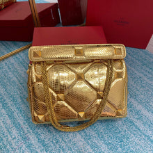 Load image into Gallery viewer, V Garavani Roman Stud gold 28x20x12cm