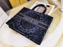 Load image into Gallery viewer, D I o r navy