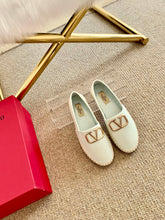 Load image into Gallery viewer, Va l e n t I n o espadrilles