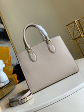 Load image into Gallery viewer, Lv day bag cream
