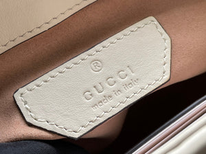 G u c c i marmont 21/15.5/8cm