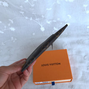 Lv card wallet