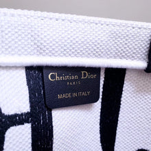 Load image into Gallery viewer, Dior medium 36 cm