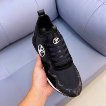 Load image into Gallery viewer, L v sneakers 21