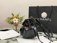 Load image into Gallery viewer, C h a n e l backpack 18×18×12cm