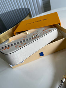 Lv pochette new