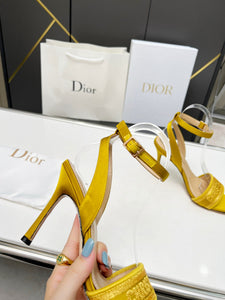 D I o r heels