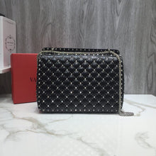 Load image into Gallery viewer, Valentino Rockstud