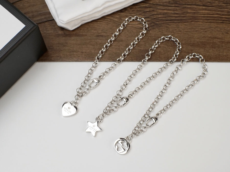 G u c c I bracelet