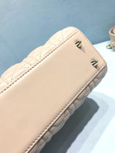 Load image into Gallery viewer, D lady light pink g/s