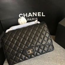 Load image into Gallery viewer, Chanel caviar jumbo max 33cm
