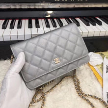 Load image into Gallery viewer, Chanel caviar Size:19x12 cm