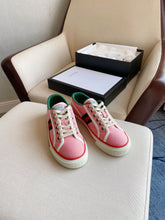 Load image into Gallery viewer, G u c c I tennis sneakers