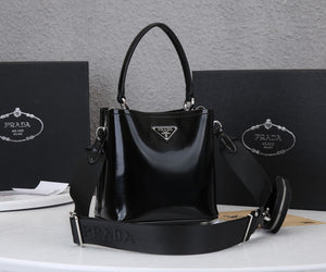 P r a d a black 23 23 13cm
