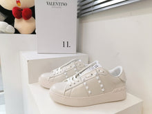 Load image into Gallery viewer, Valentino sneakers