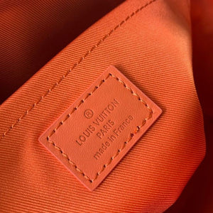 L v orange travel