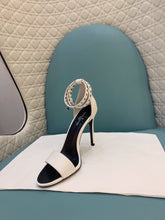 Load image into Gallery viewer, Lv b/w heels