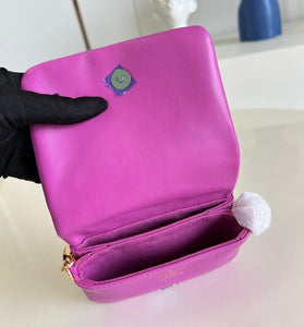 L v pouch
