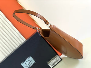 P r a d a brown Cleo 27cm