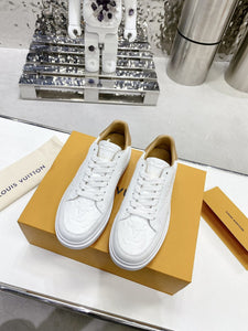 L v sneakers white