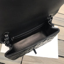 Load image into Gallery viewer, C h a n e l b/b 17cm