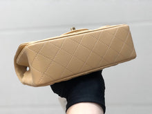 Load image into Gallery viewer, Chanel cream 20cm