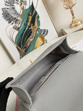 Load image into Gallery viewer, Cha boy silver/gold