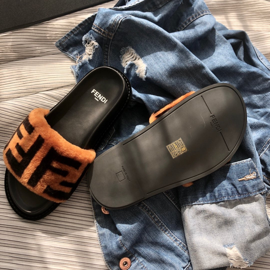 Fendi house sale slippers