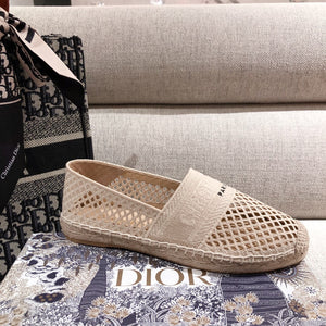 D i o r slides cream