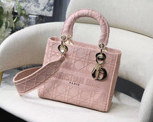 Load image into Gallery viewer, D lady pink