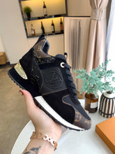 Load image into Gallery viewer, Lv black/gold