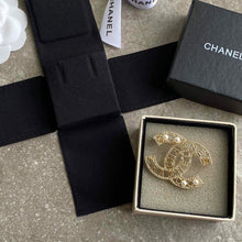 Load image into Gallery viewer, C h a n e l brooch