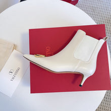 Load image into Gallery viewer, V a l e n t I n o boots short heel