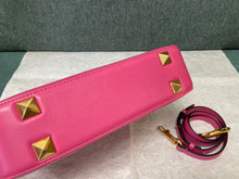Load image into Gallery viewer, V a l e n t I n o pink