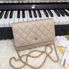 Load image into Gallery viewer, Chanel caviar Size:19x12 cm