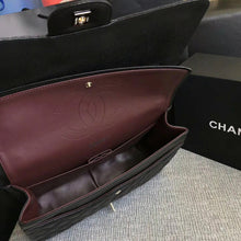Load image into Gallery viewer, Chanel caviar jumbo max 33cm