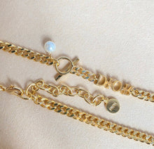 Load image into Gallery viewer, D necklace