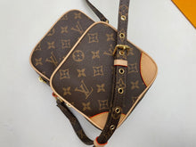 Load image into Gallery viewer, L v pouch 21.5*15*