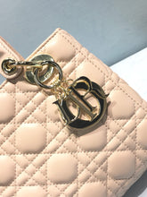 Load image into Gallery viewer, D lady light pink g/s