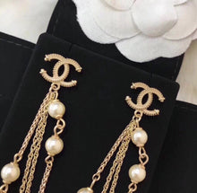 Load image into Gallery viewer, C h a n e l earrings