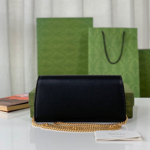 G u c c i crossbody