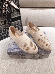 D i o r slides cream