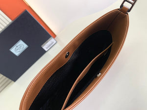 P r a d a brown Cleo 27cm
