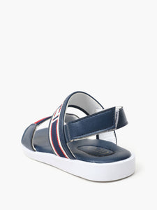 G u c c I slides