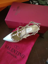Load image into Gallery viewer, Valentino shoes