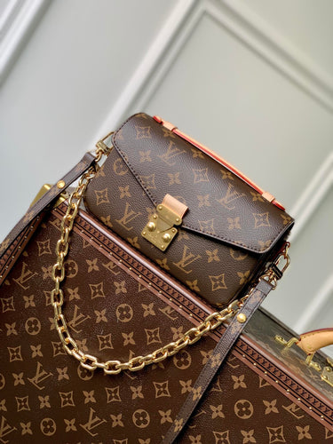 L v pochette