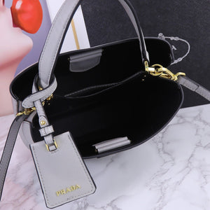 P r a d a gray 23cm