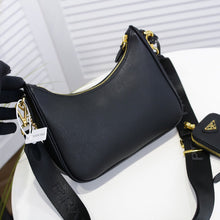 Load image into Gallery viewer, Prada hobo