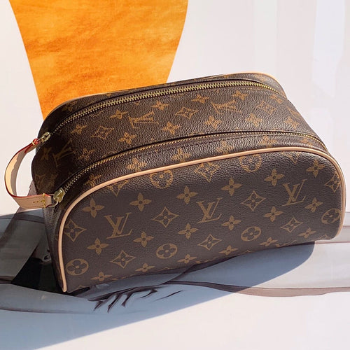 L v toiletry bag