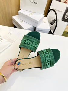 D I o r slides